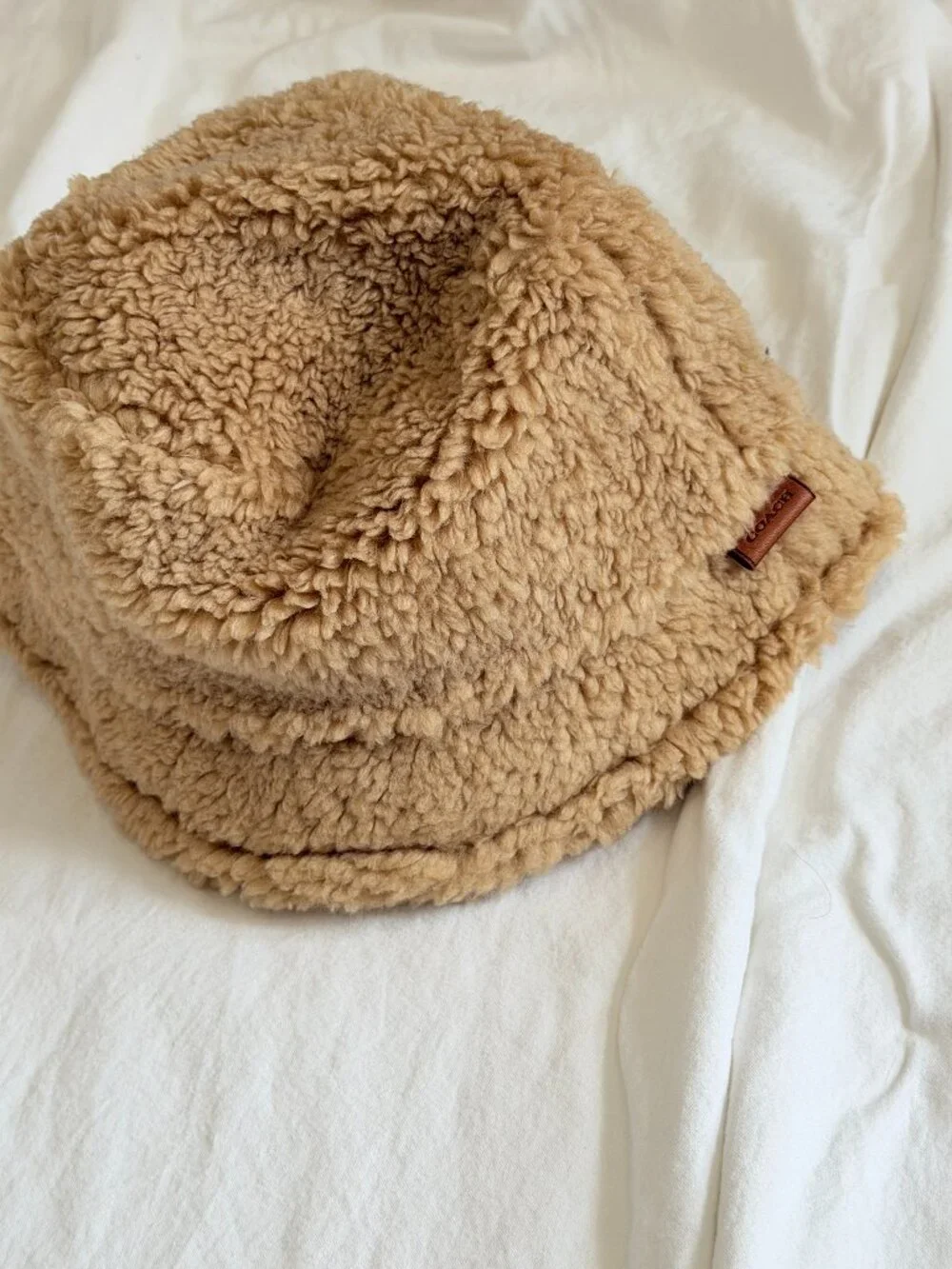 Coach Teddy Sherpa Bucket Hat Camel One Size NWT Faux Shearling Cozy